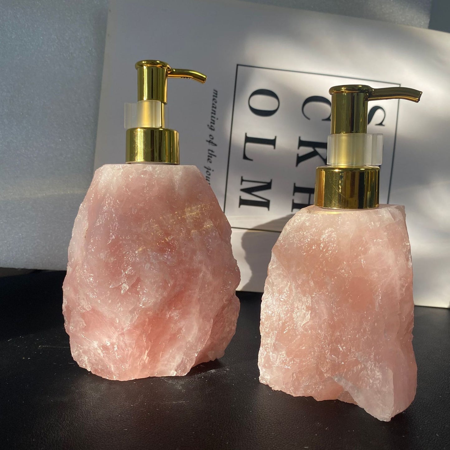 1Pcs Raw Stone Perfume Bottles Dispense Shower Gel Original Stone Crystal Press Bottle